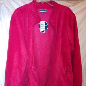 Karen Scott fleece jacket has two pockets and a full zipper very soft